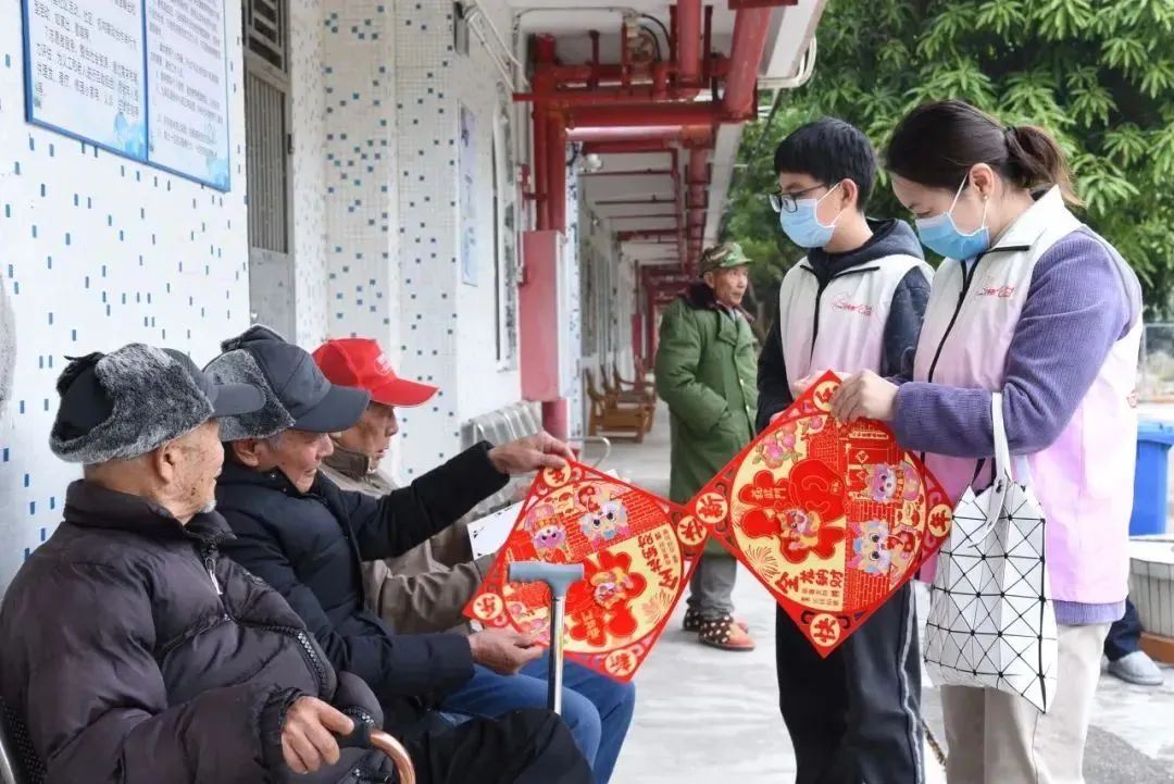 龍年將至，反哺燕新春問候獻(xiàn)愛心